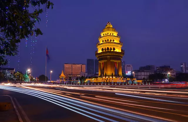 Urban Adventure: Cherish Moments Exploring Phnom Penh's Vibrant Streets
